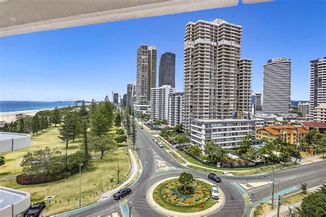 unit for sale broadbeach qld.